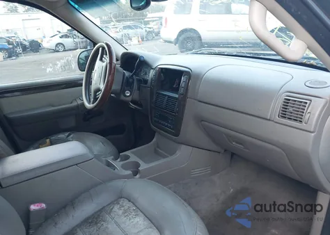 2002 Ford Explorer Eddie Bauer из США, поврежденный, VIN 1FMZU74W92ZB32879